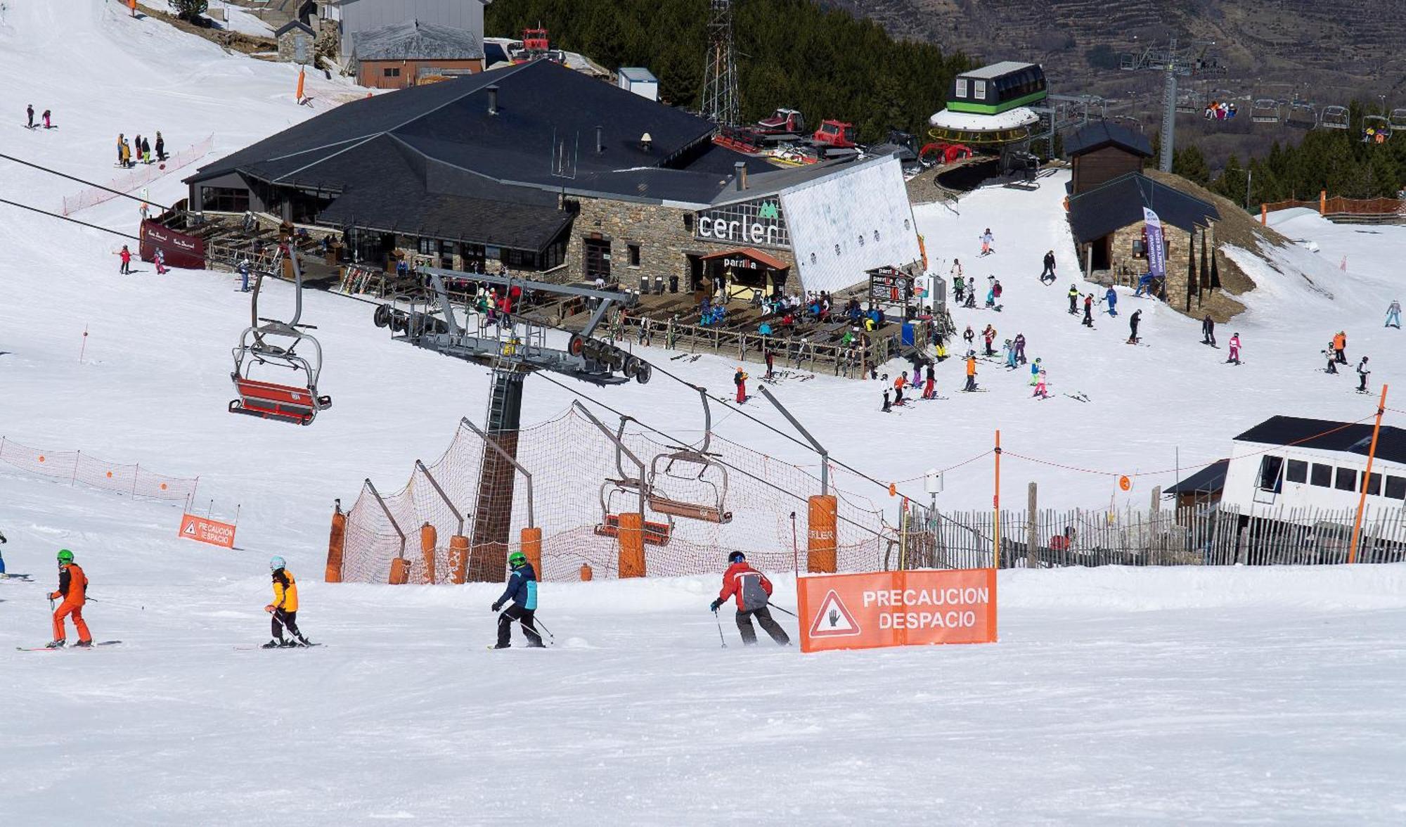 شقة Up Benasque Flor De Nieve المظهر الخارجي الصورة